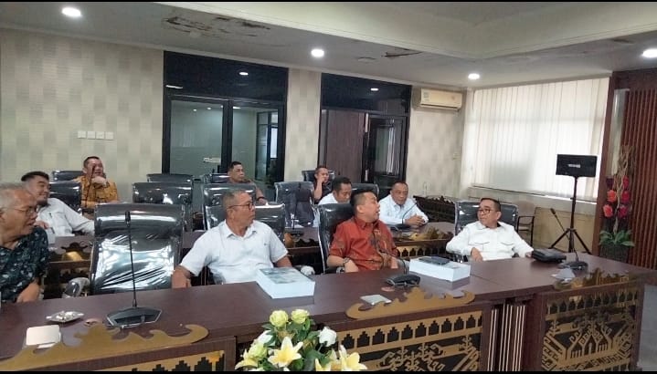 rapat-2