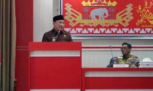 Wakil Bupati Lampung Selatan M Syaiful Anwar memimpin coffee morning bersama pejabat daerah di hari pertama kerjanya. | dok. Diskominfo Lamsel Wakil Bupati Lampung Selatan M Syaiful Anwar memimpin coffee morning bersama pejabat daerah di hari pertama kerjanya. | dok. Diskominfo Lamsel