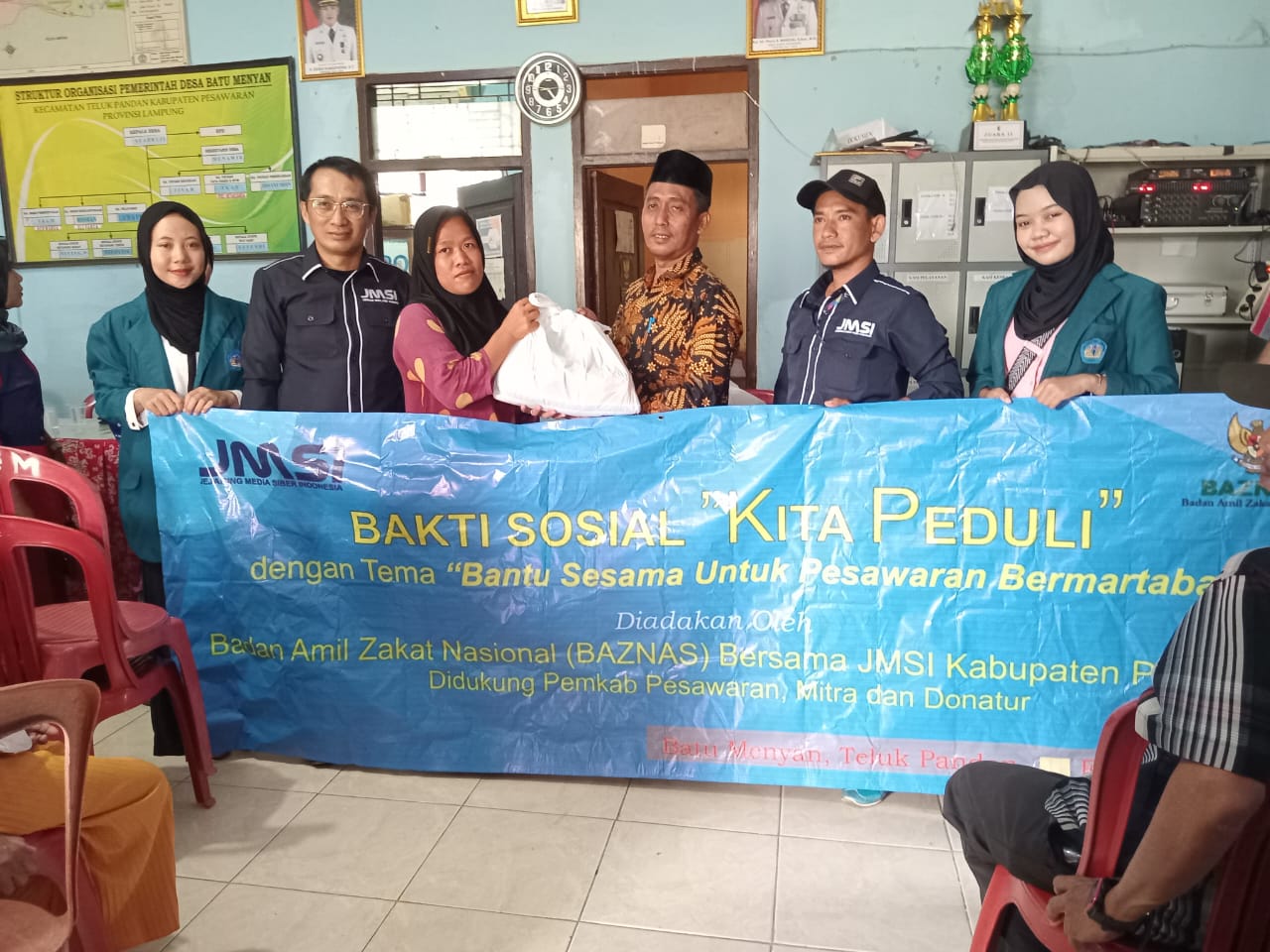 Bakti Sosial oleh BAZNAS, JMSI, UKM KSS Unila untuk warga korban banjir