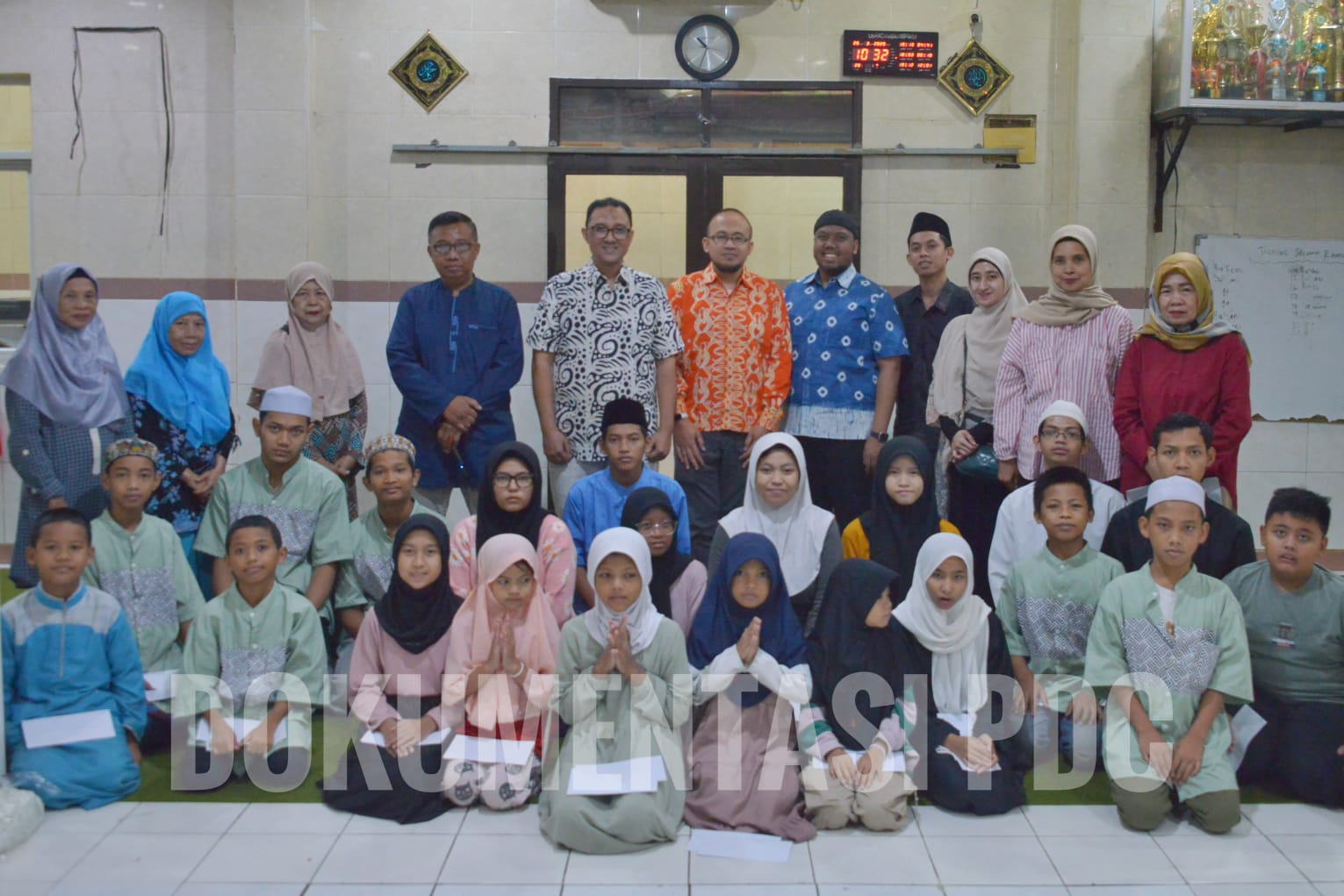 pemberian santunan ke Panti Asuhan Kp Melayu, di Kampung Melayu Kecil, Bukit Duri, Kecamatan Tebet, Jakarta Selatan