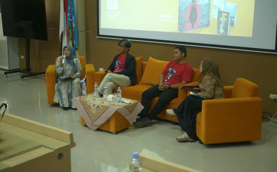 Cegah dan Tanggulangi Ekstremisme yang Mengarah pada Terorisme Lewat Film Road to Resilience Acara nonton bareng film Road to Resilience dan bedah buku Anak Negeri di Pusaran Suriah, di Aula A FKIP Unila, Kamis, 24 April 2025. | ist