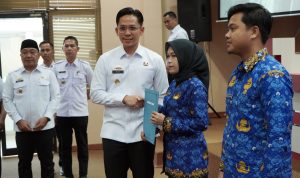 Bupati Lamsel Serahkan SK Pengangkatan CPNS dan PPPK Formasi Tahun 2024