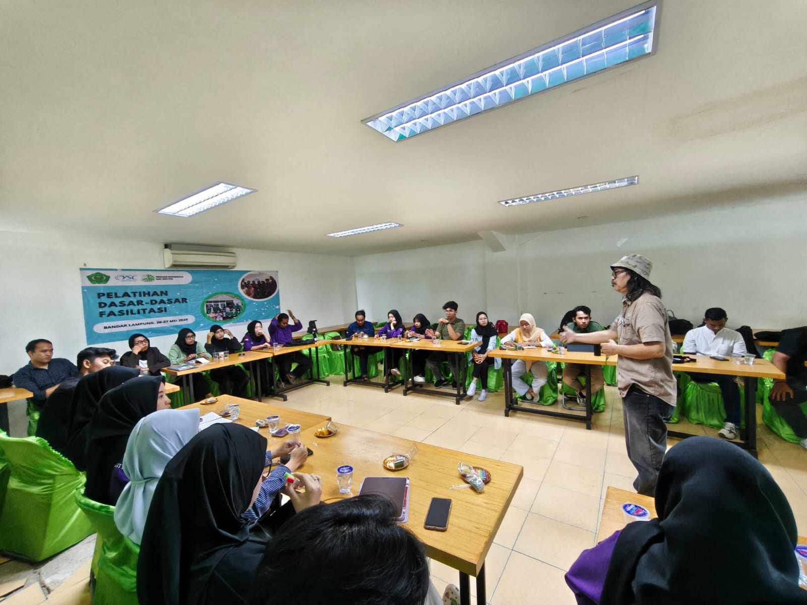 Pelatihan Malahayati, YKWS dan YSC Indonesia Kegiatan Pelatihan Dasar Fasilitasi Masyarakat yang digelar oleh Universitas Malahayati bersama YKWS dan YSC Indonesia. | ist