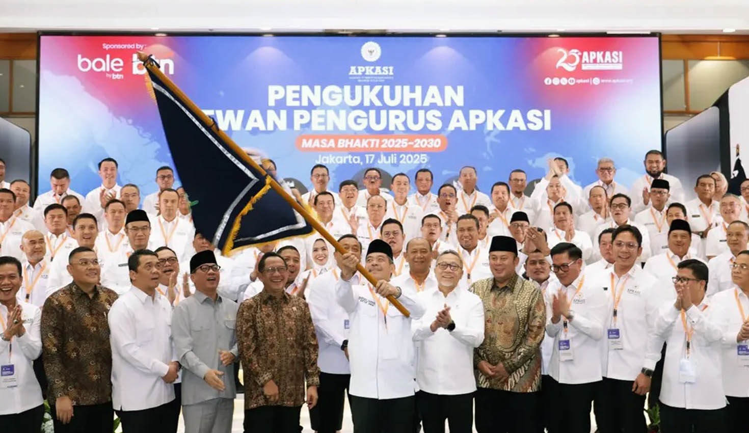 Acara pengukuhan pengurus Asosiasi Pemerintah Kabupaten Seluruh Indonesia (Apkasi) masa bakti 2025-2030. | ist