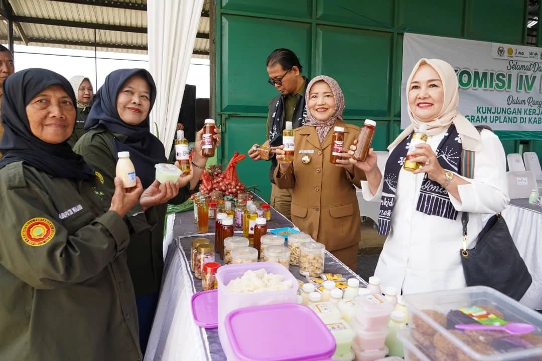 Dwita Ria Gunadi Anggota Komisi IV DPR RI Dwita Ria Tinjau Program UPLAND di Kabupaten Malang