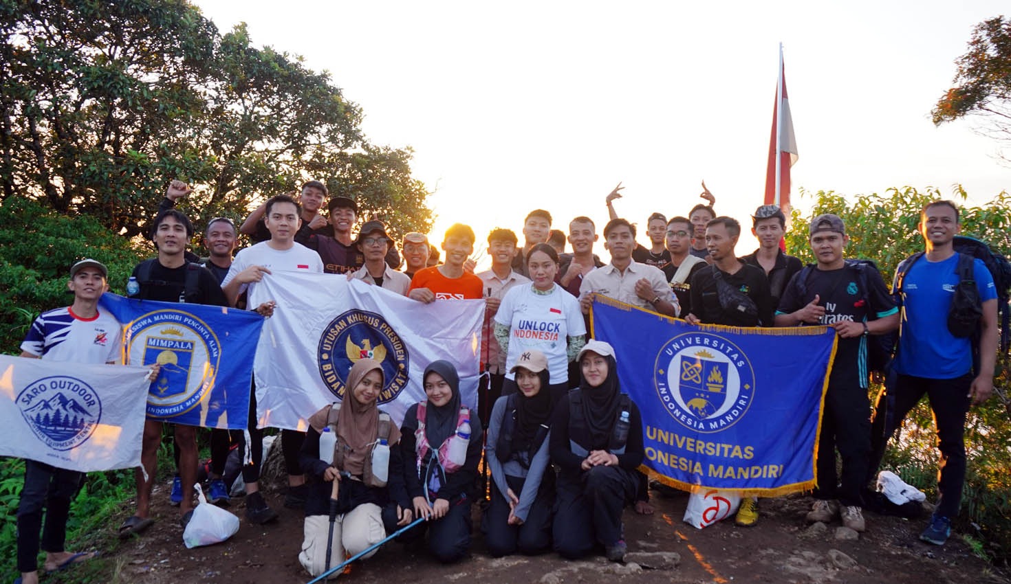 Eksplorasi Gunung Rajabasa, Zita Anjani Gaungkan Wisata Lampung Selatan dari Ketinggian 1.281 MDPL Eksplorasi Gunung Rajabasa, Zita Anjani Gaungkan Wisata Lampung Selatan dari Ketinggian 1.281 MDPL