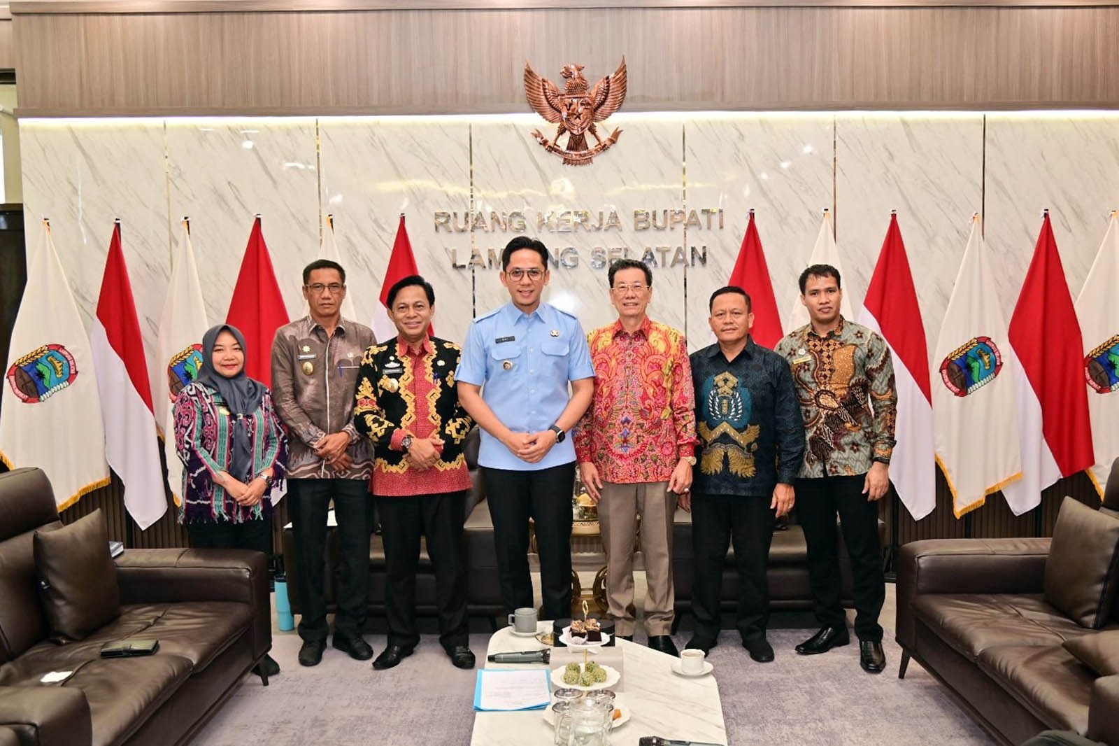 Audiensi CEO El John Indonesia, Johnnie Sugiarto, bersama Bupati Lampung Selatan Radityo Egi Pratama beserta jajaran. | ist Audiensi CEO El John Indonesia, Johnnie Sugiarto, bersama Bupati Lampung Selatan Radityo Egi Pratama beserta jajaran. | ist
