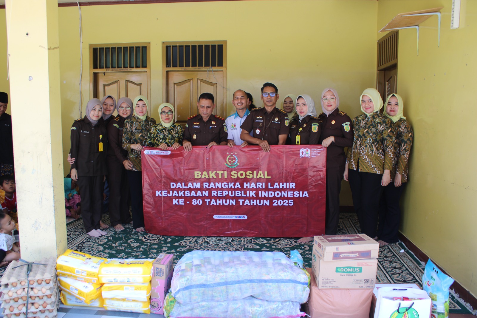 Kejari Bandar Lampung menggelar Bakti Sosial dan Anjangsana di HUT Kejaksaan ke-80. | ist