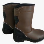 Perta Shoes, APD yang diinisiasi PT Patra Drilling Contractor dalam meningkatkan komitmen keselamatan kerja. | Ist