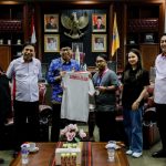 Atlet E-sport Gubernur Mirza saat bertemu dengan Elga Cahya Putra, atlet e-Sports asal Lampung yang sukses menorehkan prestasi dunia