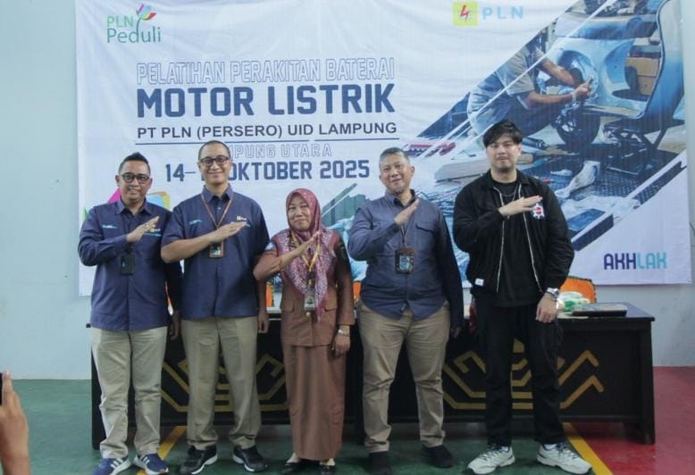 PLN UID Lampung menggelar Workshop Pelatihan Perakitan Baterai Motor Listrik yang diikuti para siswa dari berbagai SMK di Lampung Utara,