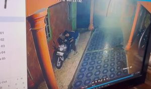 Empat Pelaku Gondol Motor Mahasiswi Polinela, Aksi Terekam CCTV