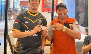 Dide Hijau Daun Resmi Bergabung dengan Sikambara, Ajak Pecinta Bola Dukung Sepak Bola Lampung