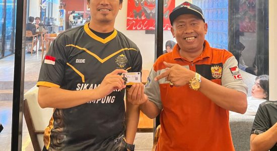 Dide Hijau Daun Resmi Bergabung dengan Sikambara, Ajak Pecinta Bola Dukung Sepak Bola Lampung