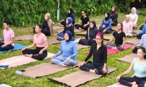 43 Praktisi Yoga Ikuti Yoga Trois 2025 FIKK UNY