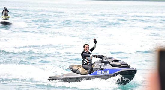 Debut Jetski Lintas Selat Sunda oleh Zita Anzani dan Verrel Bramasta Jadi Pembuka Ikonik Lamsel Fest 2025