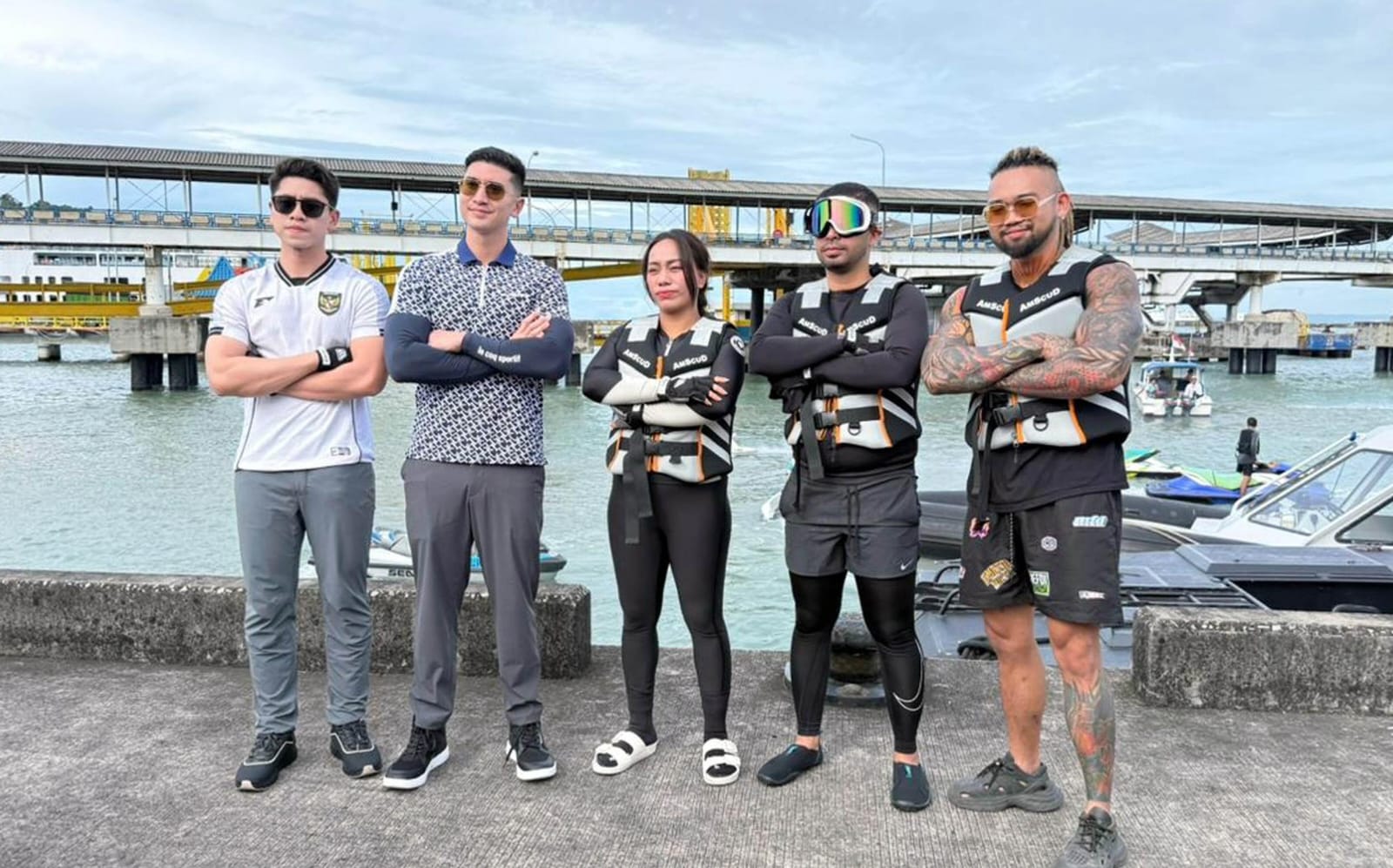 Debut Jetski Lintas Selat Sunda oleh Zita Anzani dan Verrel Bramasta Jadi Pembuka Ikonik Lamsel Fest 2025