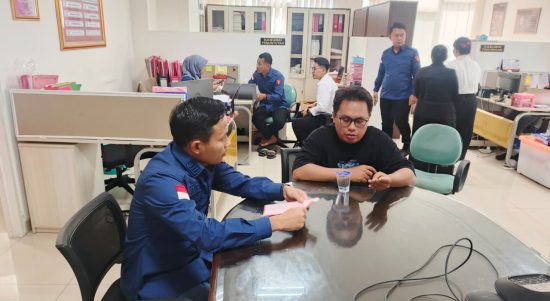 Kejari Bandar Lampung menahan pegawai Bank Himbara terkait dugaan korupsi kredit. | ist