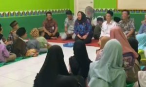 Gerakan Peduli Samsat Tanggamus Salurkan Al-Qur’an dan Iqro untuk Santri TPQ Nurul Falah