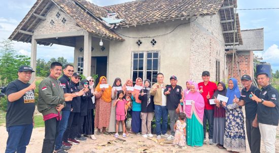Puting Beliung Terjang Candipuro, PI-One Chapter Krakatau Gerak Cepat Salurkan Bantuan
