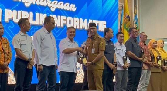 PLN UID Lampung Diganjar Predikat Badan Publik Informatif pada Anugerah KIP 2025