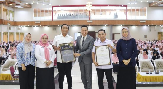 KNPI Lampung Terima Penghargaan Kolaborasi pada Seminar Nasional “How To Be A Great”