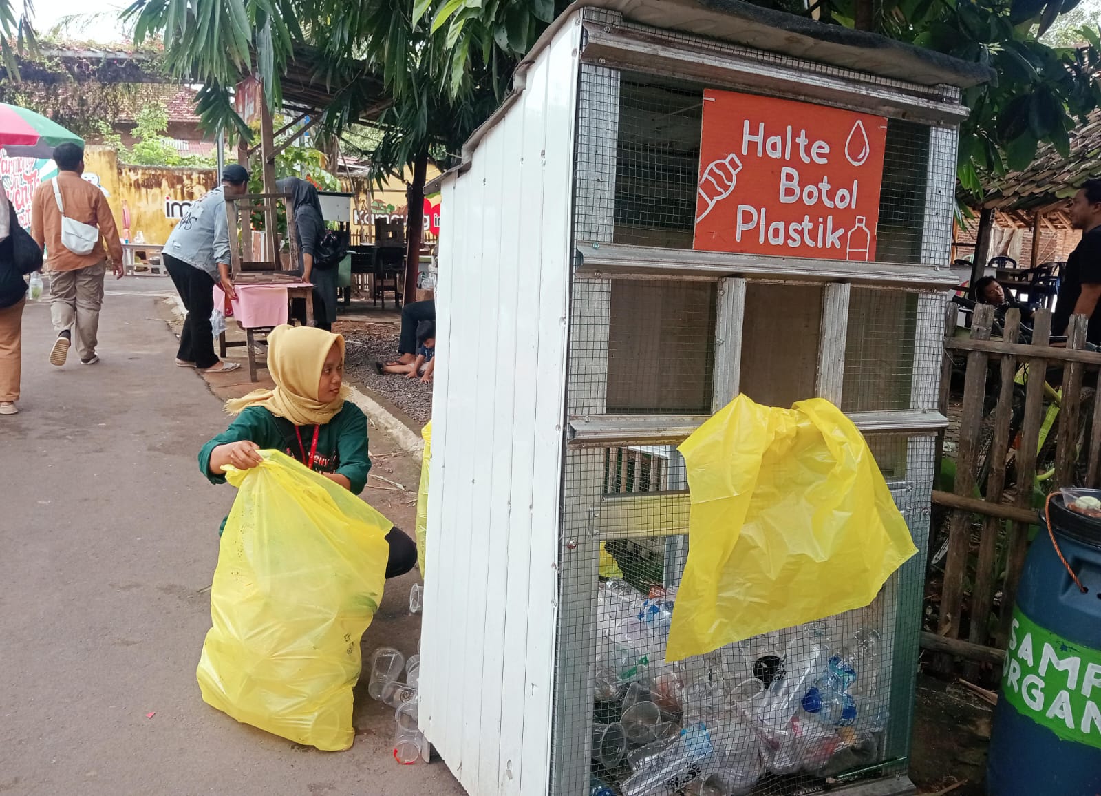 Halte botol plastik