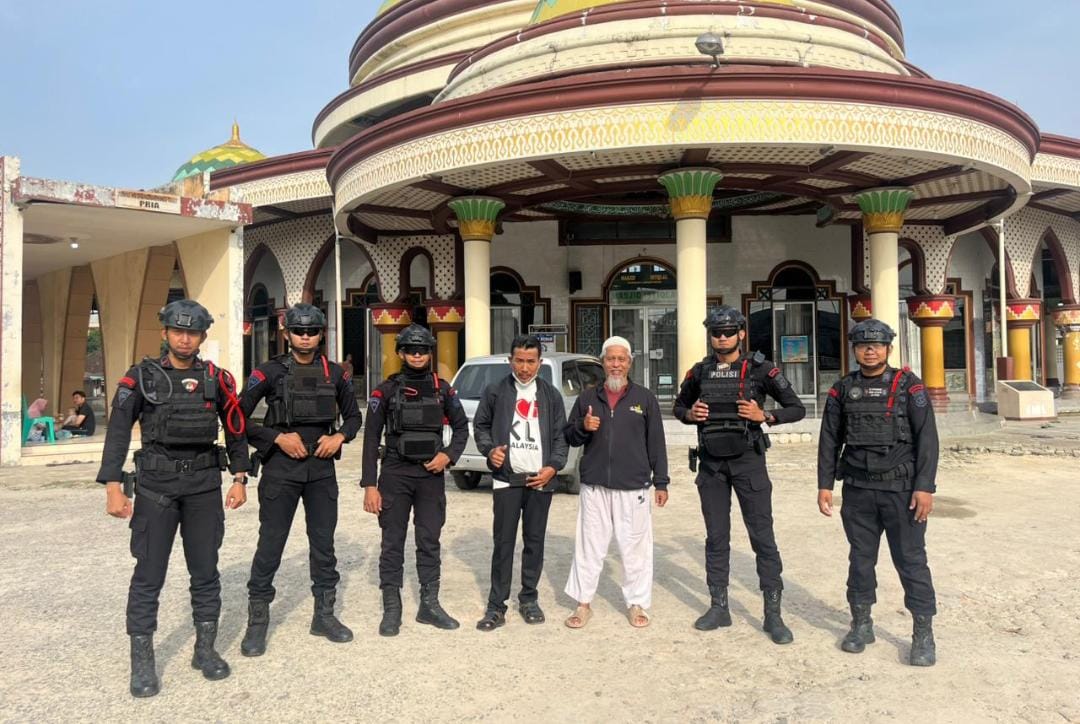 Brimob Polda Lampung Gelar Patroli Dialogis, Perkuat Kamtibmas dan Toleransi di Lamteng Brimob Polda Lampung Gelar Patroli Dialogis, Perkuat Kamtibmas dan Toleransi di Lamteng