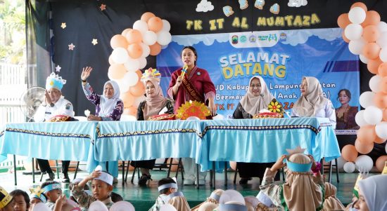 TK di Lamsel Didorong “Naik Kelas”, Zita Anjani Tunjuk TK IT Al-Mumtaza sebagai Role Model
