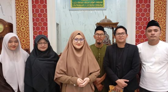 Sepeninggal Suami, Umi Fatmah Jadi Sandaran Ratusan Anak Yatim Ponpes Riyadhus Sholihin