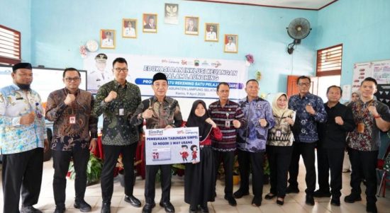 OJK Dorong Literasi Keuangan Pelajar Lewat Program KEJAR di Lamsel OJK Dorong Literasi Keuangan Pelajar Lewat Program KEJAR di Lamsel