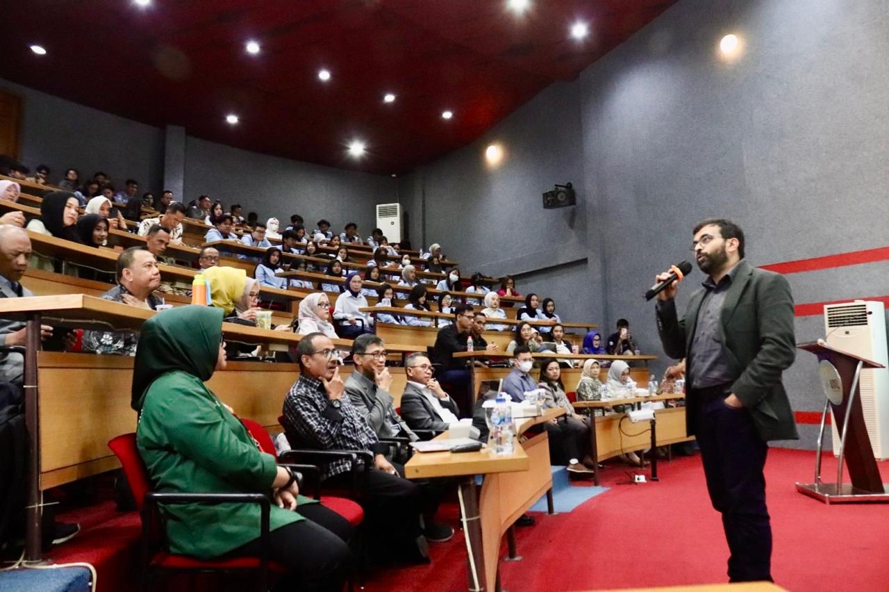 UBL Hadirkan Akademisi Cardiff University, Bahas Strategi Bisnis di Era AI