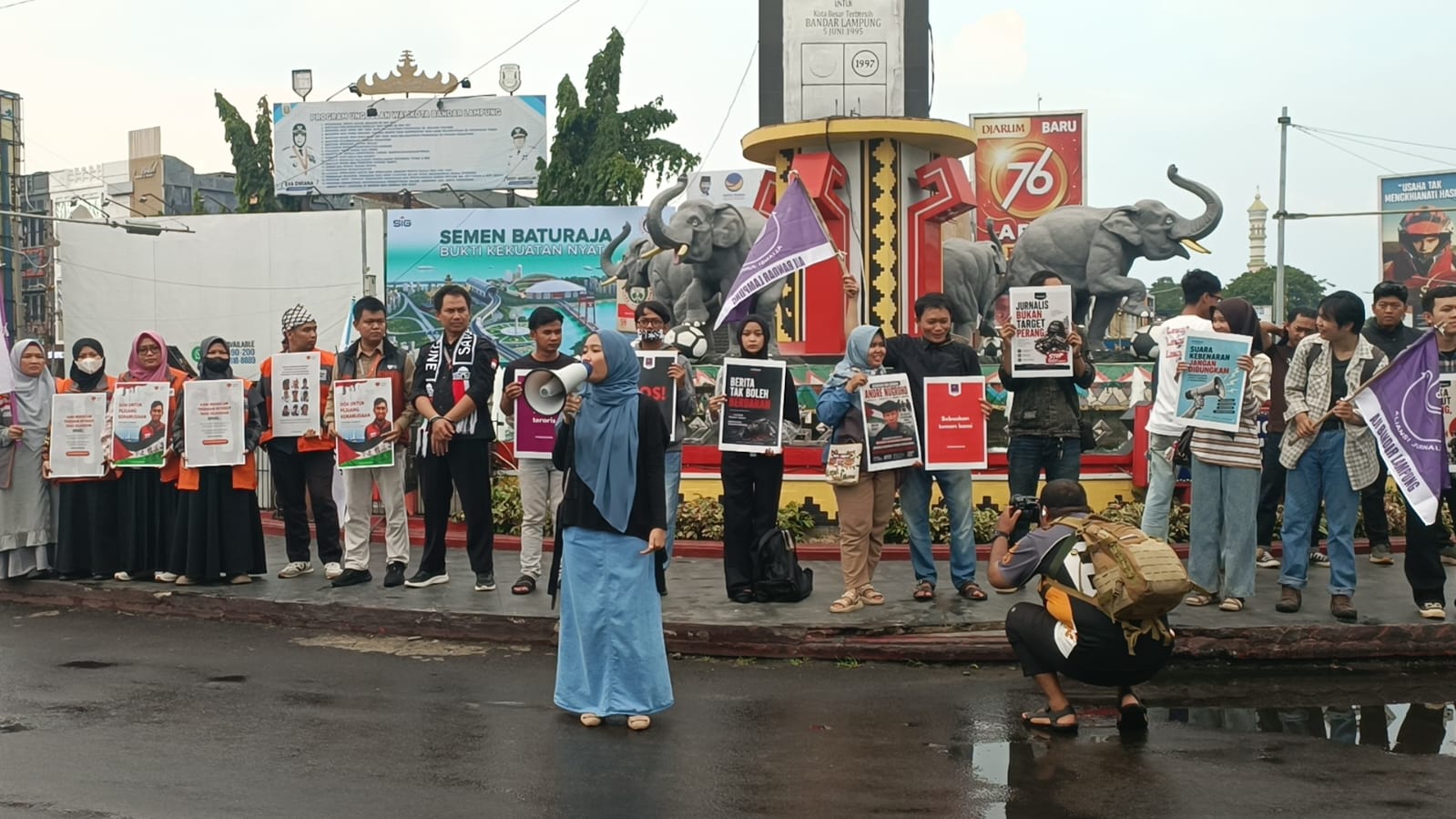 AJI Bandar Lampung Kecam Penahanan Jurnalis Indonesia oleh Israel dalam Misi Kemanusiaan Gaza AJI Bandar Lampung Kecam Penahanan Jurnalis Indonesia oleh Israel dalam Misi Kemanusiaan Gaza