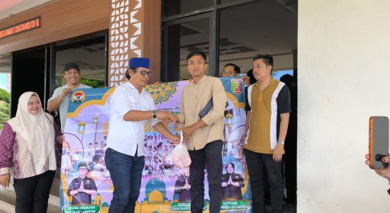 IJP Lampung Bagikan 120 Paket Daging Kurban ke Anggota dan Masyarakat