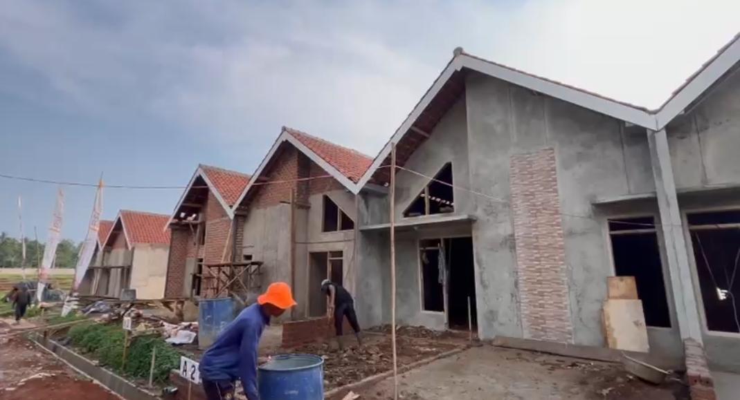 Rumah subsidi ramah iklim Rumah panas di kota, tagihan listrik membara