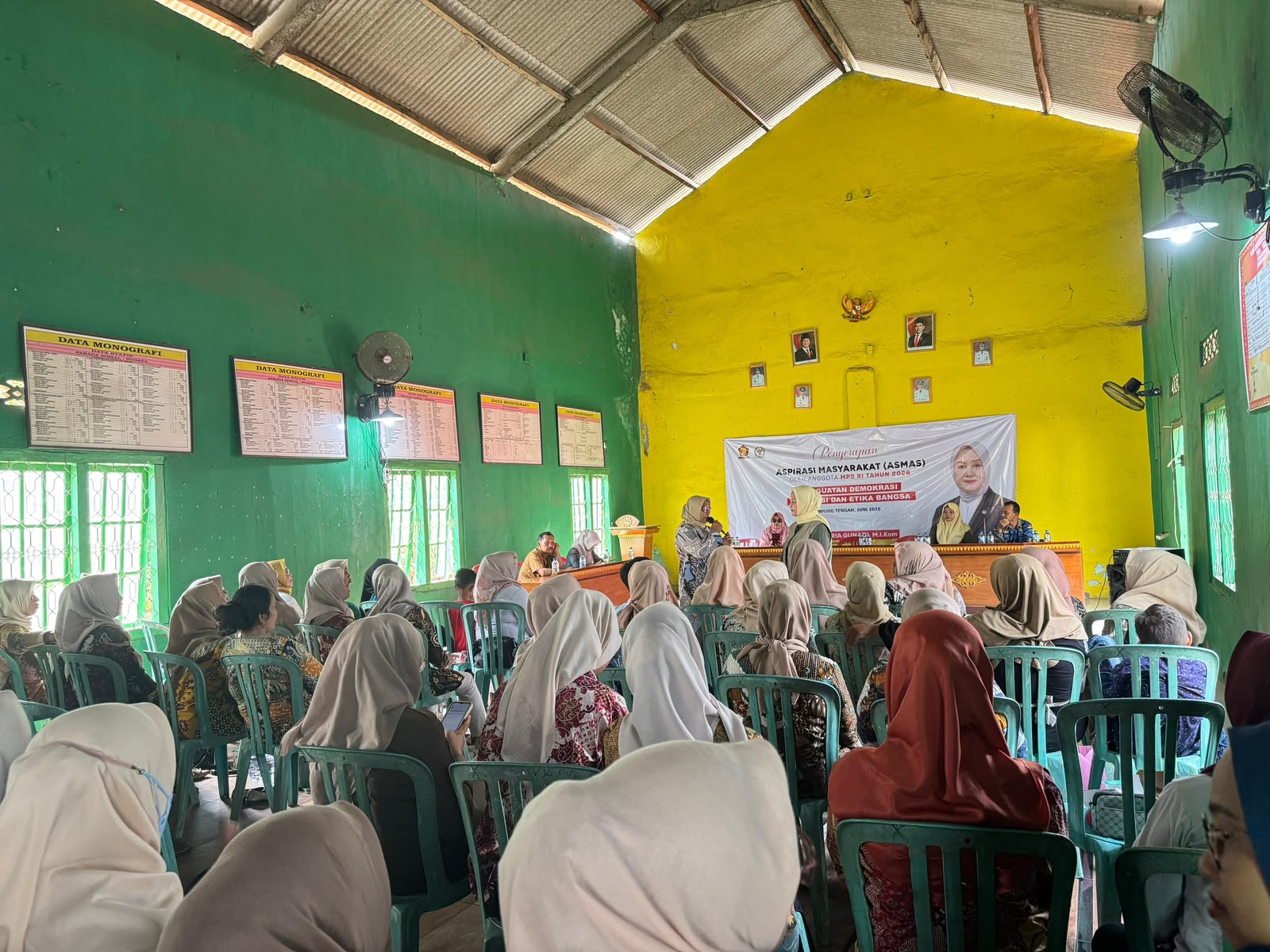 Dwita Ria Gunadi serap aspirasi Anggota DPR RI, Dwita Ria Gunadi, menggelar kegiatan Penyerapan Aspirasi Masyarakat bertema Penguatan Demokrasi, Substansi dan Etika Bangsa di Kecamatan Trimurjo,