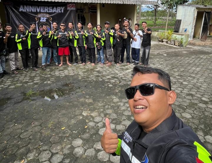 Anggota Vega Lampung Club (VLC) berfoto bersama usai perayaan Hari Ulang Tahun ke-22 dan pelantikan anggota Angkatan XIX di kawasan Pemandian Air Panas Natar, Kabupaten Lampung Selatan, Minggu (14/6/2026). | Dok. VLC Anggota Vega Lampung Club (VLC) berfoto bersama usai perayaan Hari Ulang Tahun ke-22 dan pelantikan anggota Angkatan XIX di kawasan Pemandian Air Panas Natar, Kabupaten Lampung Selatan, Minggu (14/6/2026). | Dok. VLC