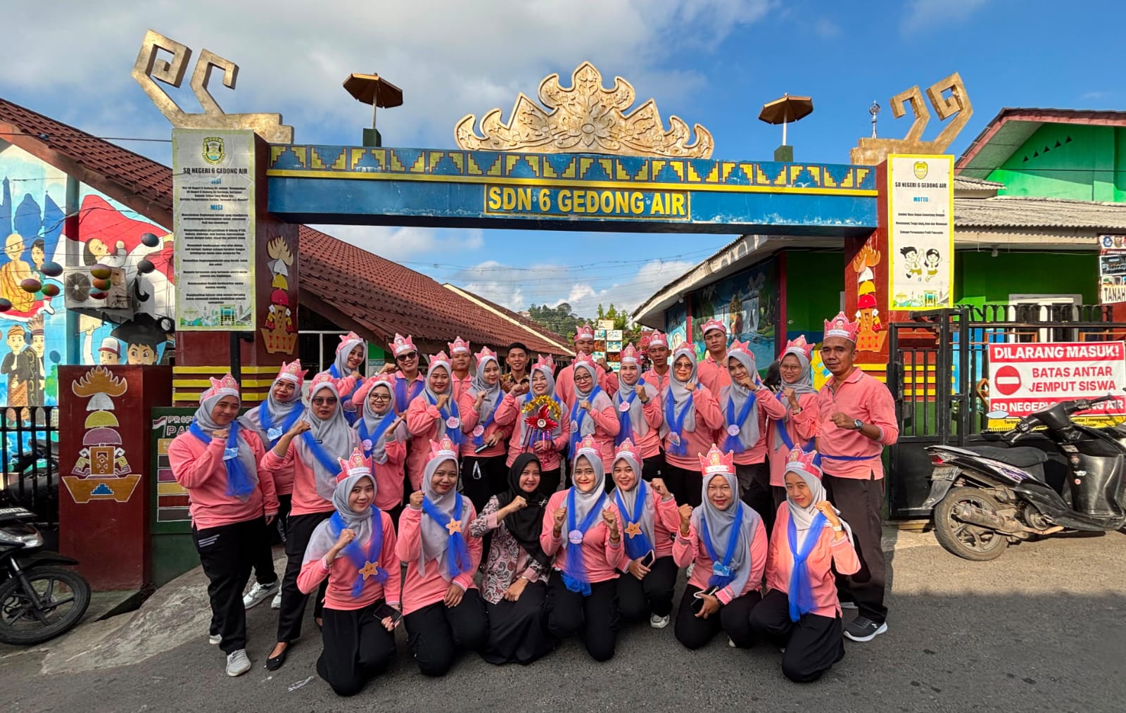 Peminat SDN 6 Gedong Air Naik di Tengah Gempuran Sekolah Swasta, 108 Siswa Ikuti MPLS Ramah Anak Peminat SDN 6 Gedong Air Naik di Tengah Gempuran Sekolah Swasta, 108 Siswa Ikuti MPLS Ramah Anak