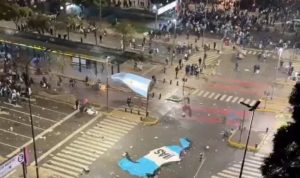 Kerusuhan Buenos Aires 15 Orang Ditangkap Usai Kerusuhan Suporter Argentina di Buenos Aires