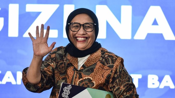 Nanik S Deyang Nanik S Deyang mundur dari jabatan Kepala BGN