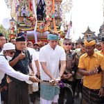 Megahnya Ngaben Massal Balinuraga, Tradisi Suci Terbesar yang Hidupkan Desa dan Rekatkan Ikatan Keluarga Megahnya Ngaben Massal Balinuraga, Tradisi Suci Terbesar yang Hidupkan Desa dan Rekatkan Ikatan Keluarga