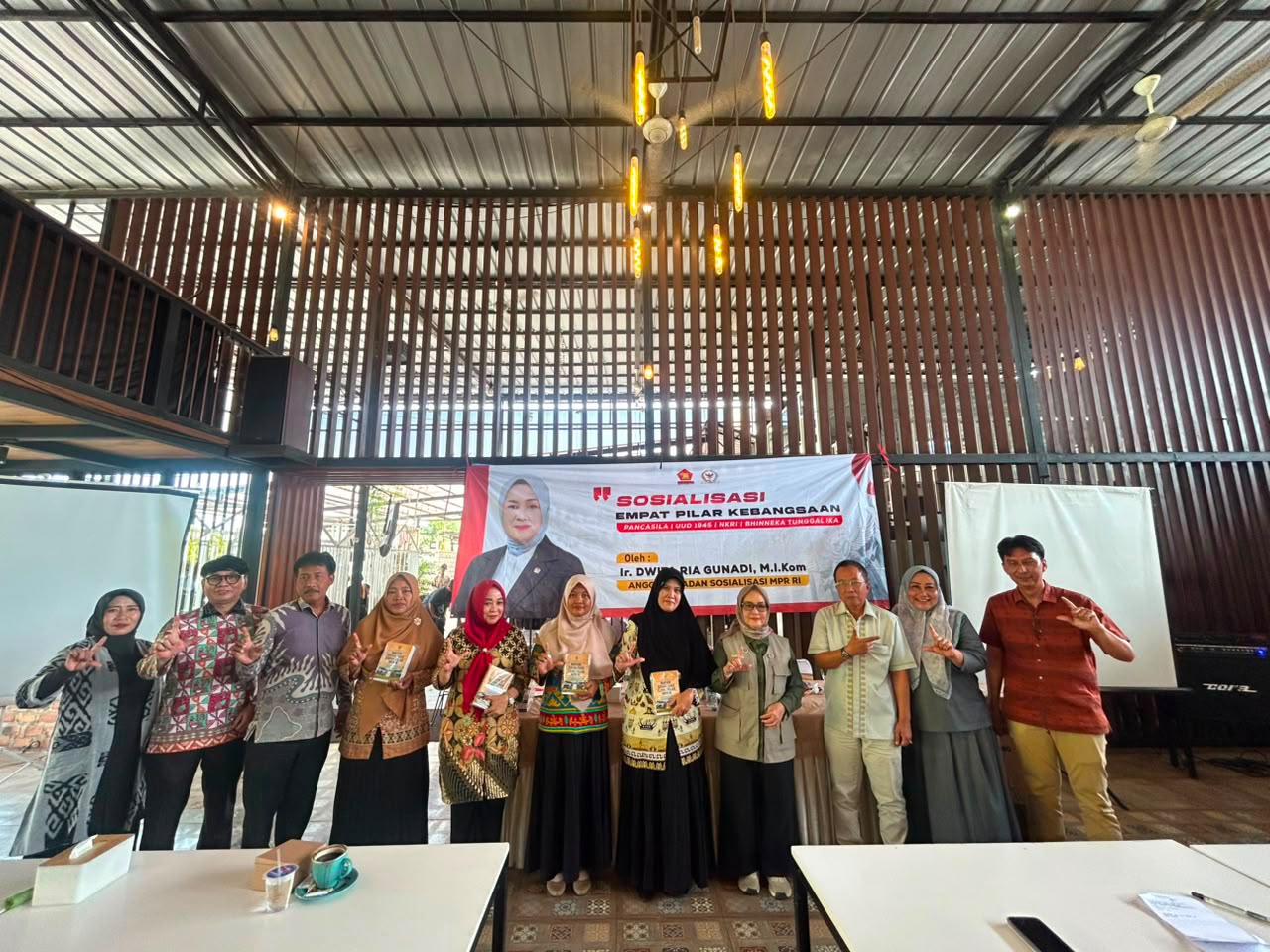 Dwita Ria Dorong Nilai 4 Pilar Kebangsaan Membumi di Tengah Masyarakat Lamteng Dwita Ria Dorong Nilai 4 Pilar Kebangsaan Membumi di Tengah Masyarakat Lamteng