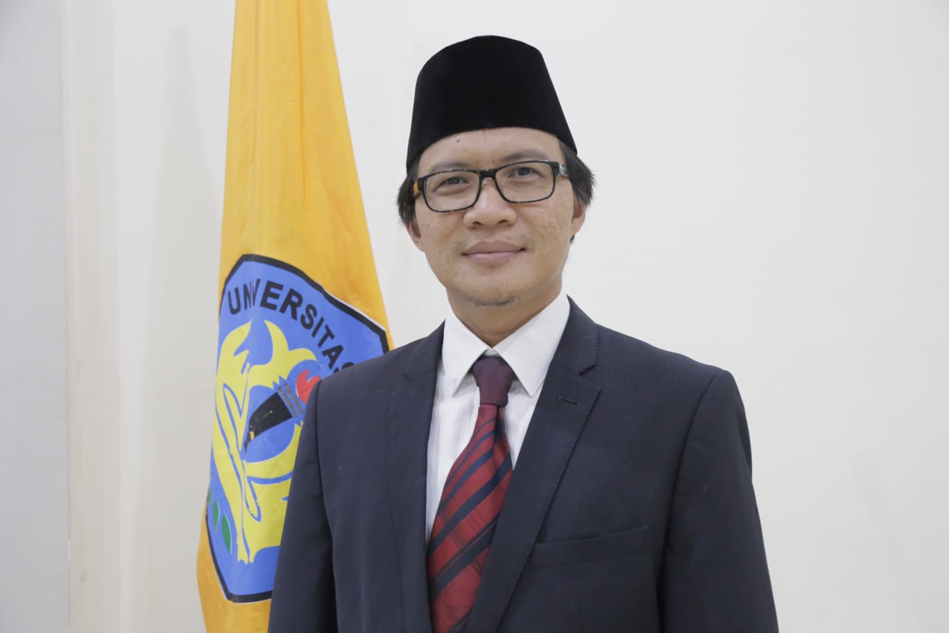 Prof Rudy Daftar Bacarek Unila Usai Salat Jumat, Dikawal Elza Syarief