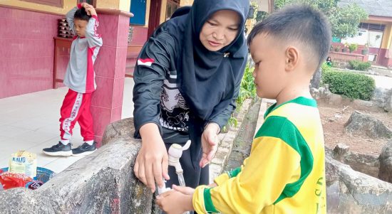 Ketika Guru Menjadi Alarm Pertama Masalah Gizi Anak