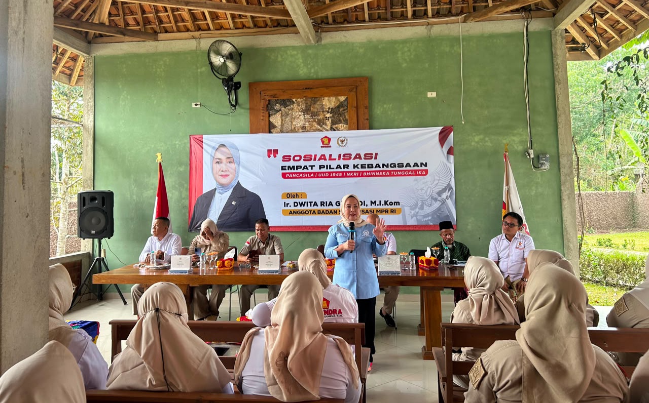 Dwita Ria Tekankan Ketahanan Pangan dalam Sosialisasi 4 Pilar di Tulang Bawang Barat Dwita Ria Tekankan Ketahanan Pangan dalam Sosialisasi 4 Pilar di Tulang Bawang Barat